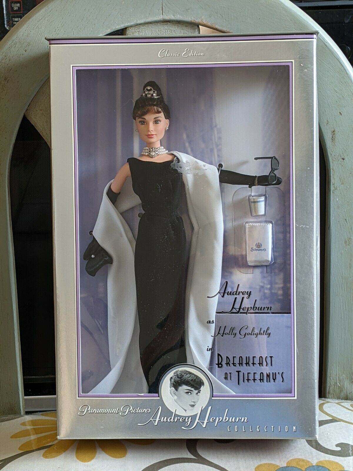 AUDREY HEPBURN AS HOLLY GOLIGHTLY IN BREAKFAST AT TIFFANY'S 1998 NRFB BLACK GOWN