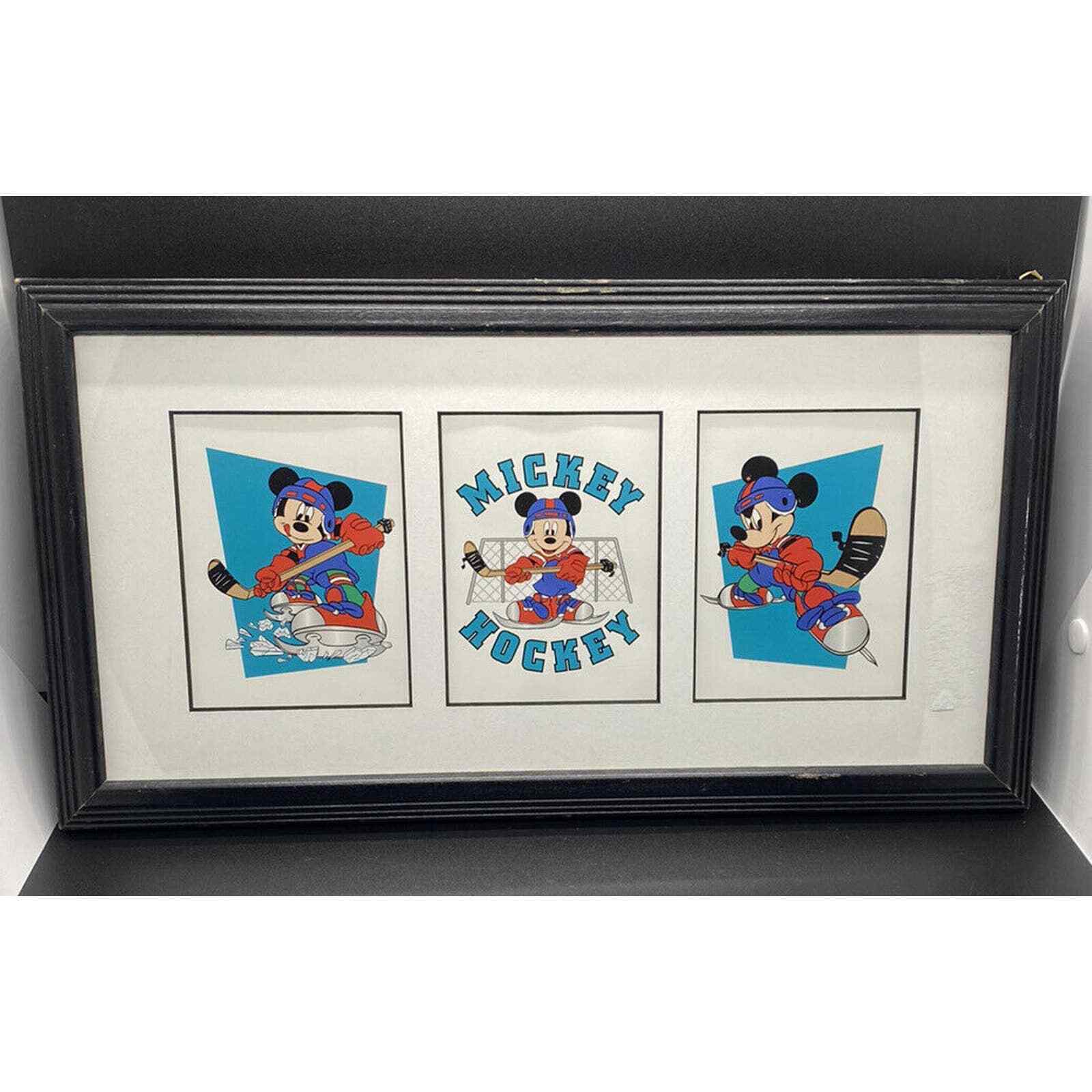 Walt Disney Studio Michael Alan Designs Prints 15x9 - Mickey Mouse Hockey 80/90s