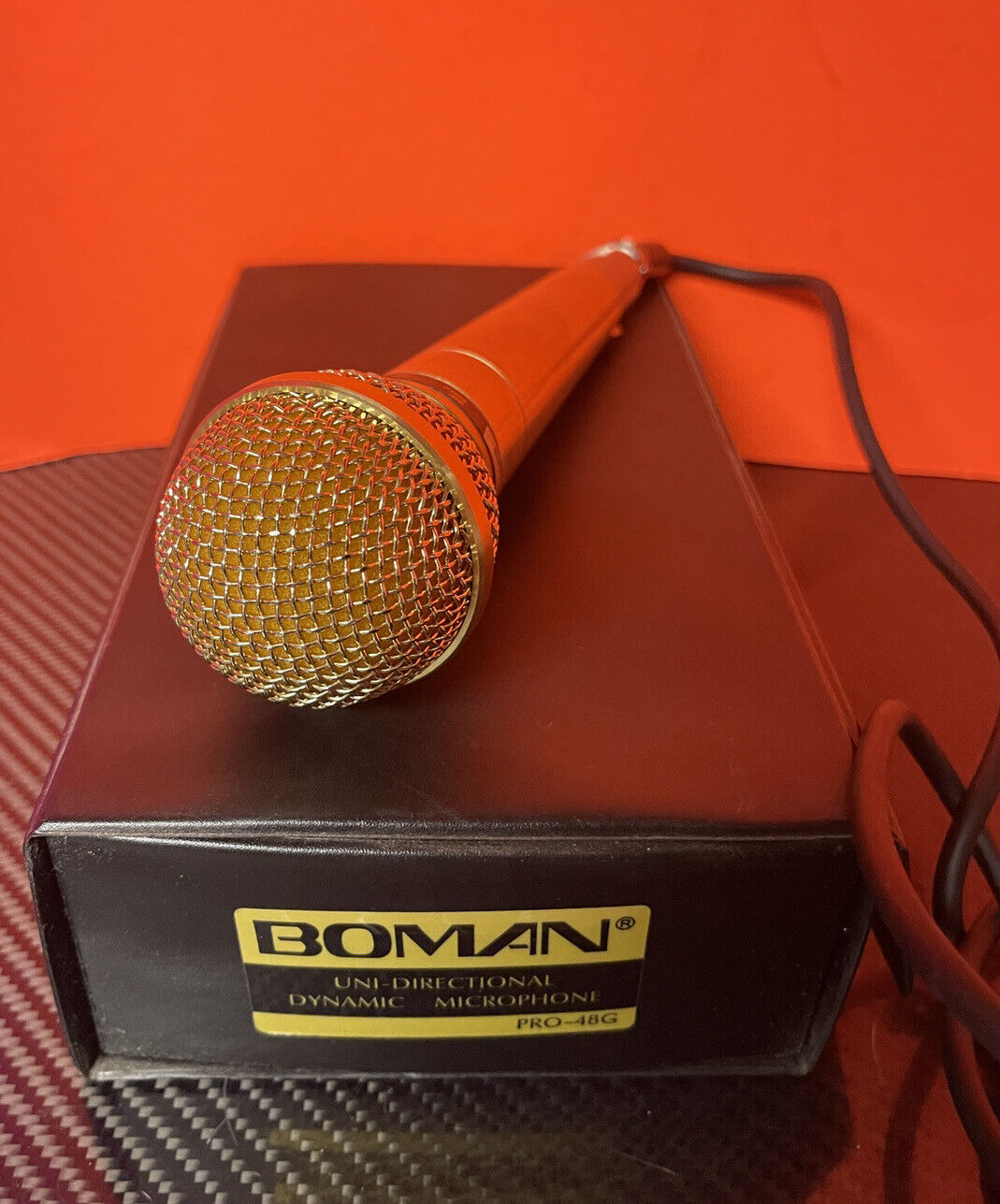 Boman Pro-48g Gold Tone Uni-directional Dynamic Microphone W/cord And Case Gc